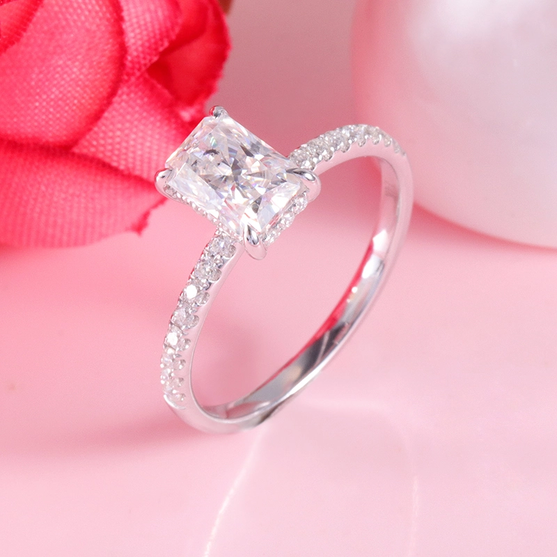 À moitié pavé sur la bande 5x7 mm Radiant Cut Moissanite 14K Bague en or blanc pour le mariage 1
