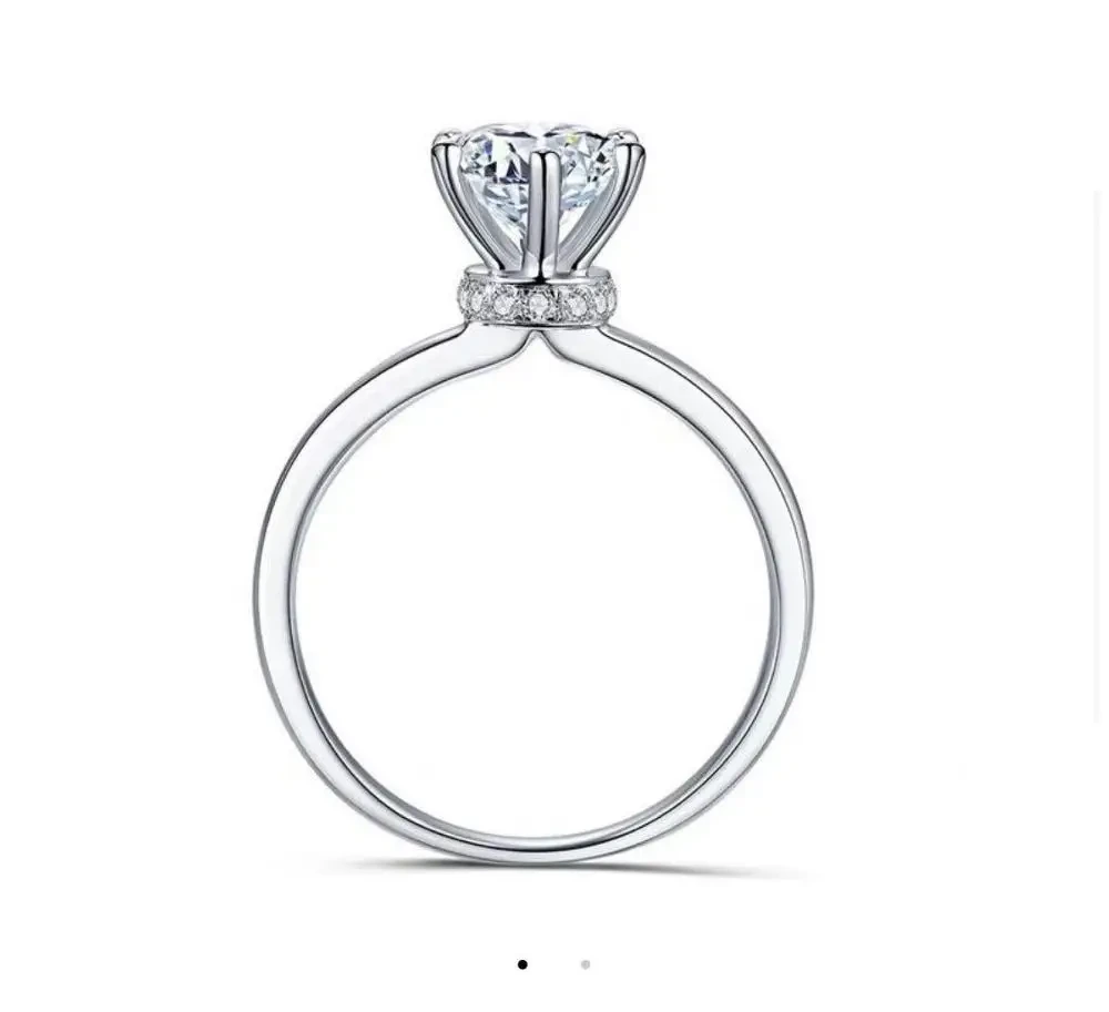 Made de 7 mm 1 mm 1,2ct blanc rond Round Moisanite Diamant 14K Bague d'or en or blanc avec un halo caché sur le réglage 1