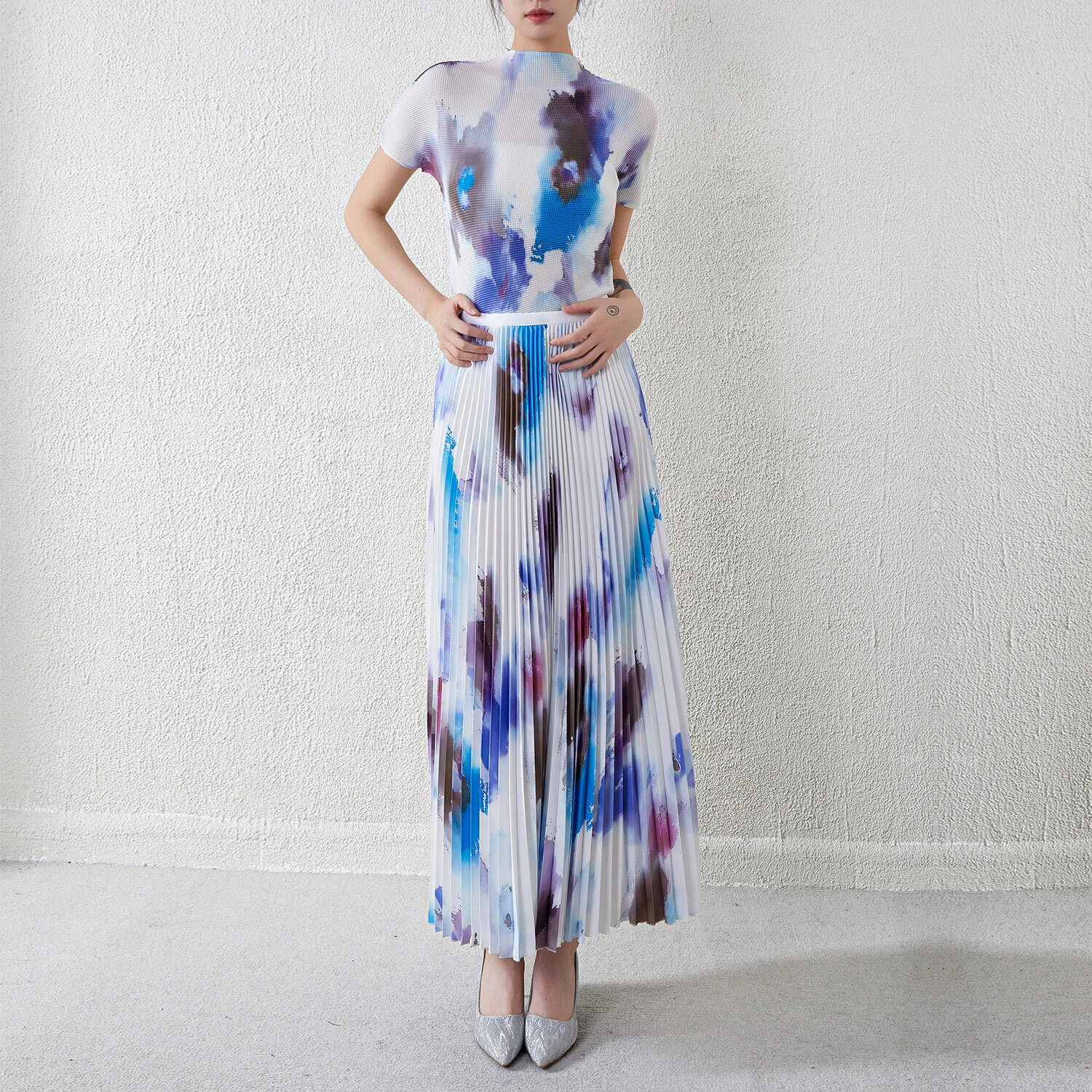 Luxury Pleated Skirt Suit Manufacturers | Tailored for Style and Comfort Wholesale Summer Miyake Pleated Set Women's Elastic Top And Printed Long Skirt Women's Elegant Pleated Two-piece Set 1