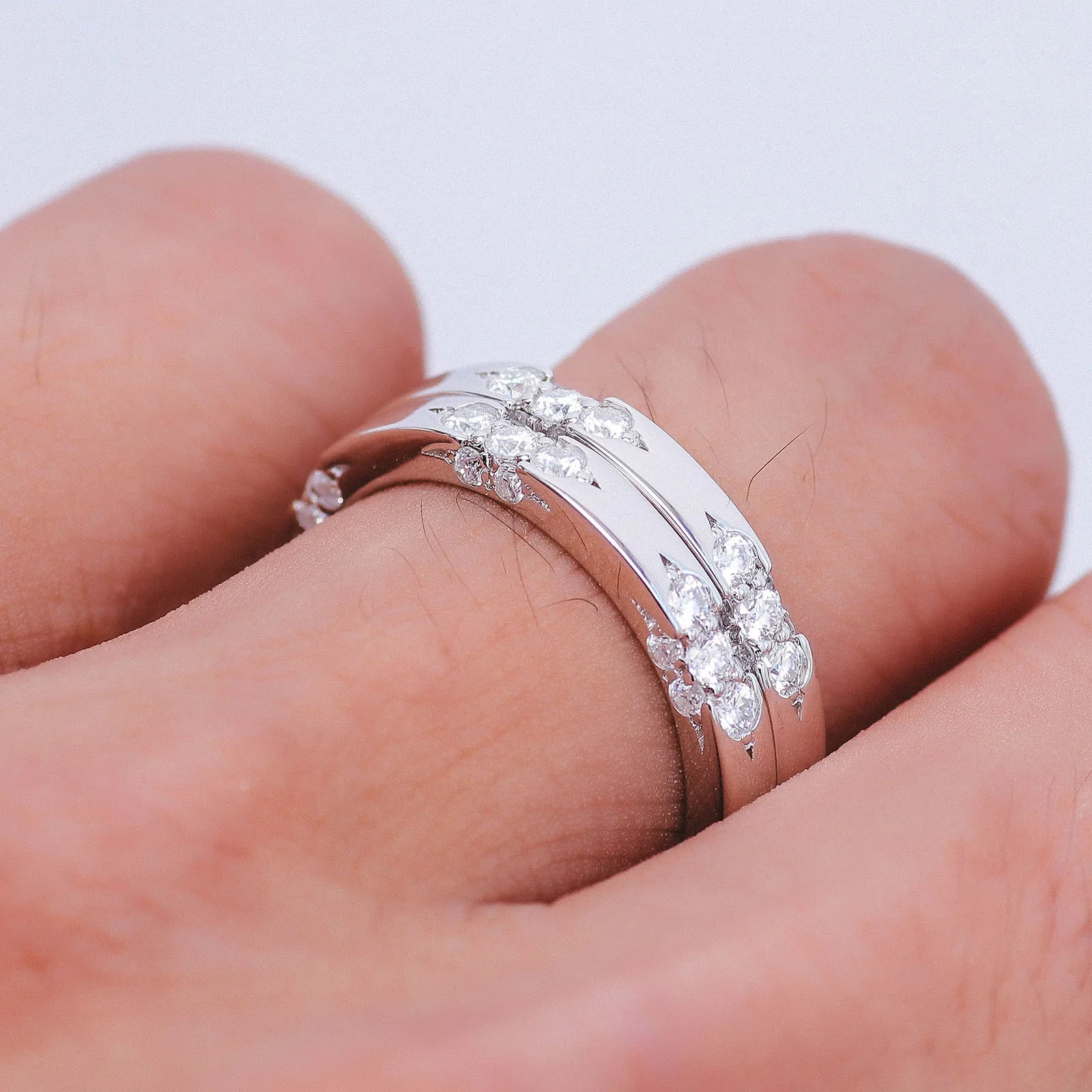 Mujeres al por mayor Venta caliente Fashion Candido personalizado Handmade Gold Silver 925 con anillo de banda Moissanite 1