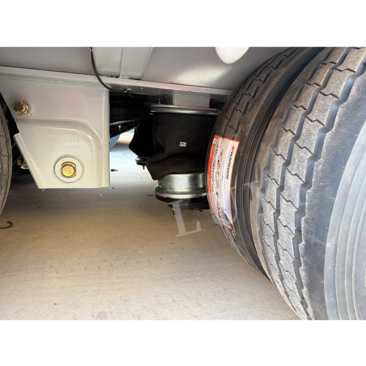 Lasse extensible à 8 essieux pour le transport lourd 7