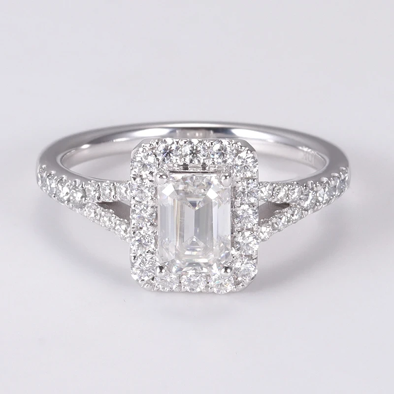 La dernière coupe émeraude de 5x7 mm près de 1carat Moisanite Diamond Diamond White Gold Anch pour les filles 1