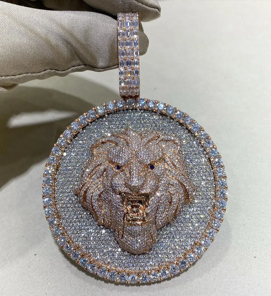 925 Silver Luxury Moissanite Pendant For Woman Out Moissanite Diamond Hip Hop For Men Iced Out Lion Pendant 1