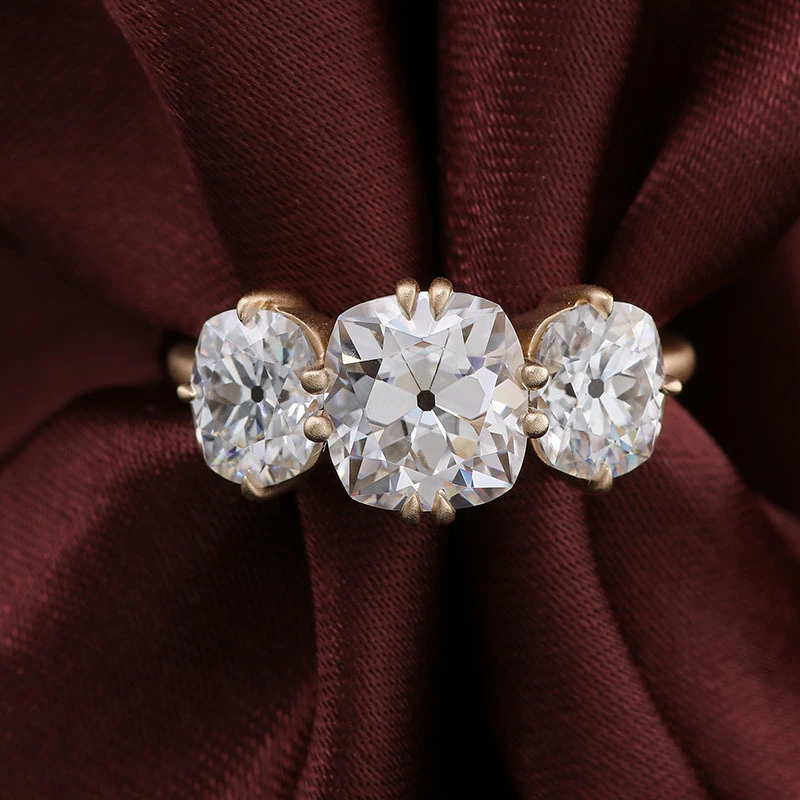 Coussin à vente chaude coupé la bague Moisanite Design à la mode 10k Anneau d'or jaune pour amant Provence Fine Jewelry Ring 1