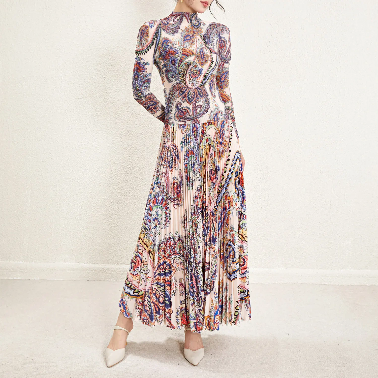 Sélection en gros: Costume jupe plissée élégant et polyvalent, stock suffisant disponible Ensemble plissé Miyake de haute qualité pour femmes Style décontracté élégant Haut à manches longues Jupe plissée Ensemble deux pièces 1