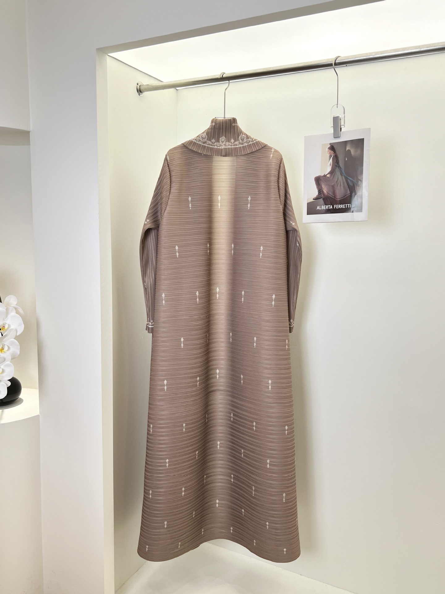 Maßgeschneiderte Plisseekleider für Ihre Marke | Kundenspezifischer OEM <000000> ODM-Produktion Miyake Plissee-Abaya für Frauen, muslimisches Kleid, langärmelige Strickjacke, eleganter, bescheidener Stil für Frühlings- und Herbstkleid, Odm und OEM 8