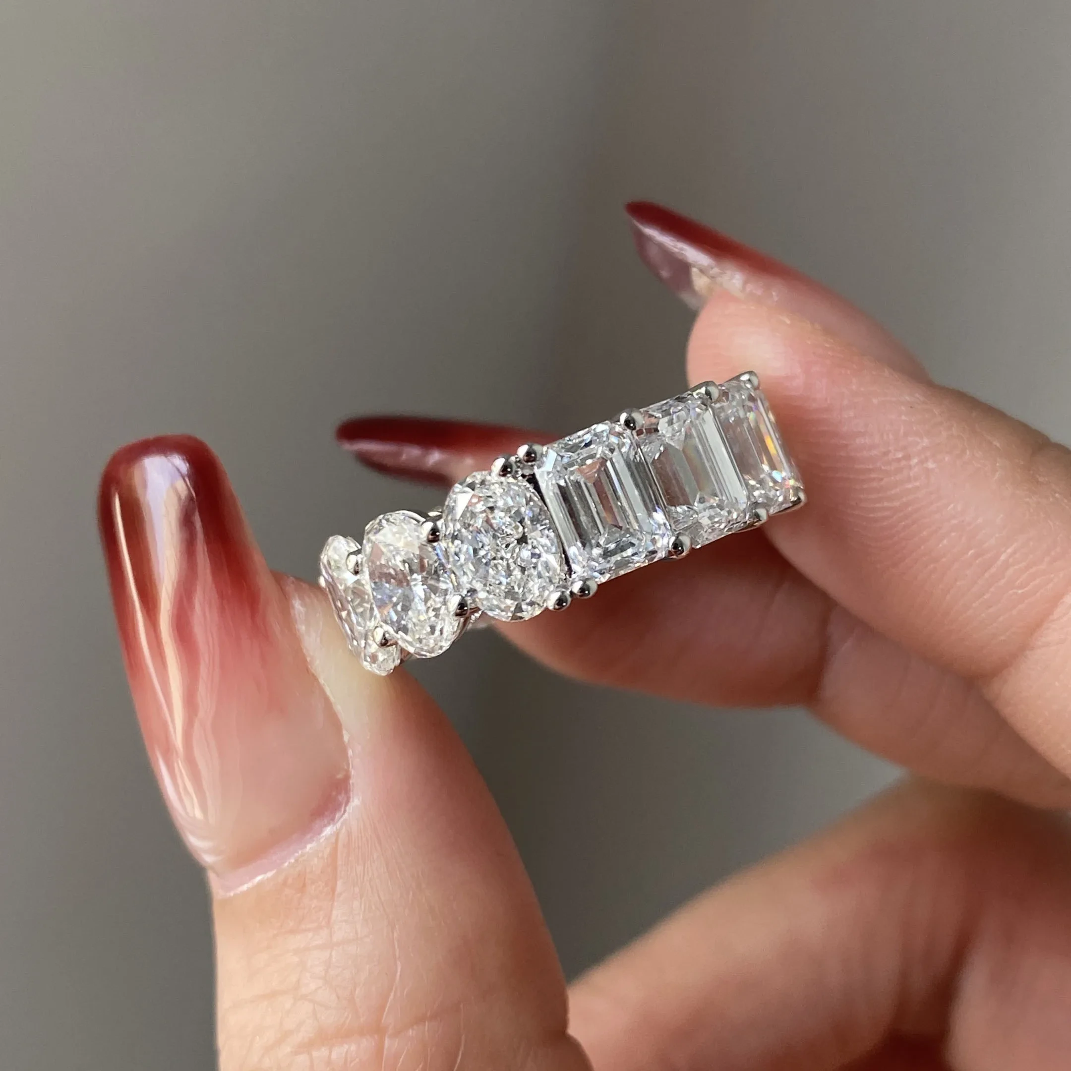 Provence Gem EF VS2 + 5x7 mm Emeraude et Oval Lab Grown Diamond Eternity Mariding Band 14k / 18k White Gold 1