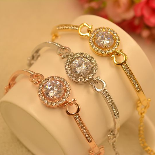 Korean Fashion Classic Jewelry High Quality Large Zircon Hollow Rhinestone Charm Bracelet For Women's High-end Female Jewelry 1