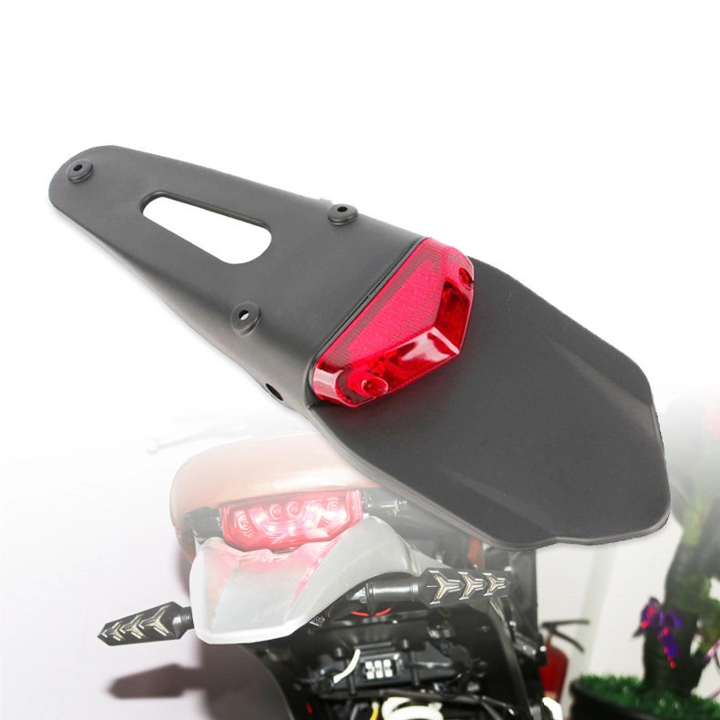 Luz traseira LED universal para motocicleta com guarda-lamas integrado 1