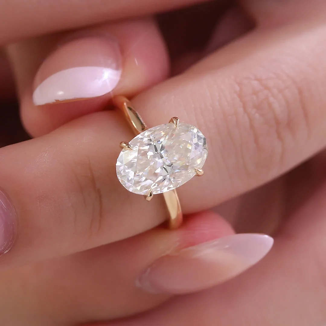 Bague de fiançailles en or jaune 18 carats 4 carats Gh ovale hybride Moissanite avec halo caché de diamants pour femmes 1