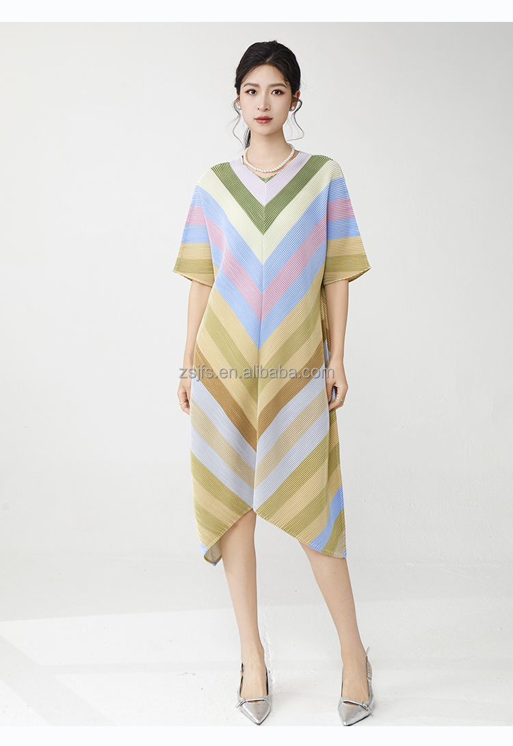 Neuestes elegantes Miyake-Plisseekleid für Damen – Unregelmäßiges V-Ausschnitt-Design, sommerlich lässig <000000> Stilvoll | OEM/ODM verfügbar 8