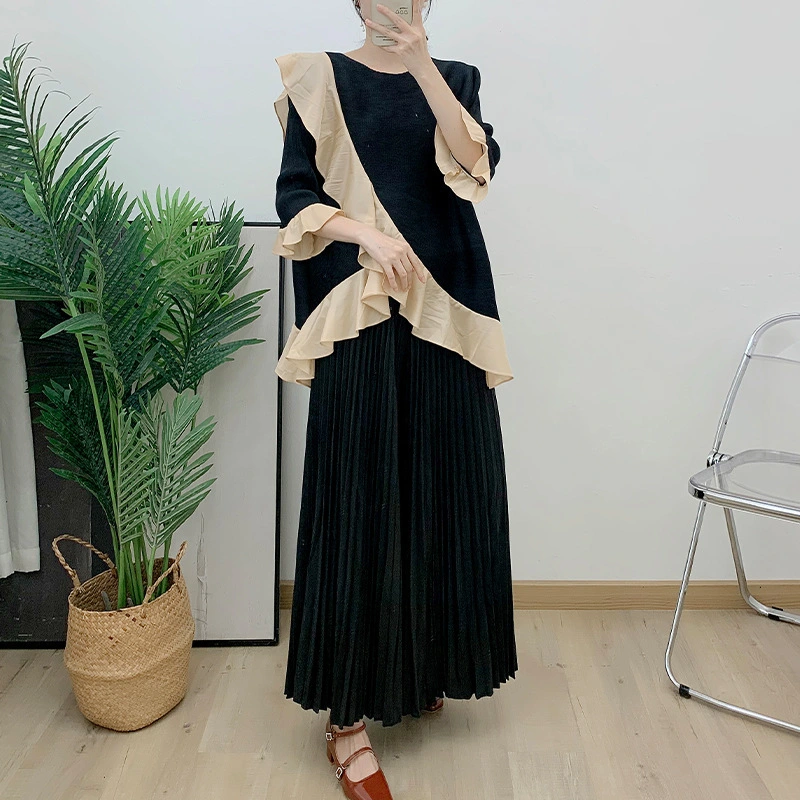Robes plissées exclusives - Parfaites pour les grossistes et le commerce électronique Miyake Ensemble deux pièces plissé avec haut irrégulier à volants et pantalon large pour femme 1