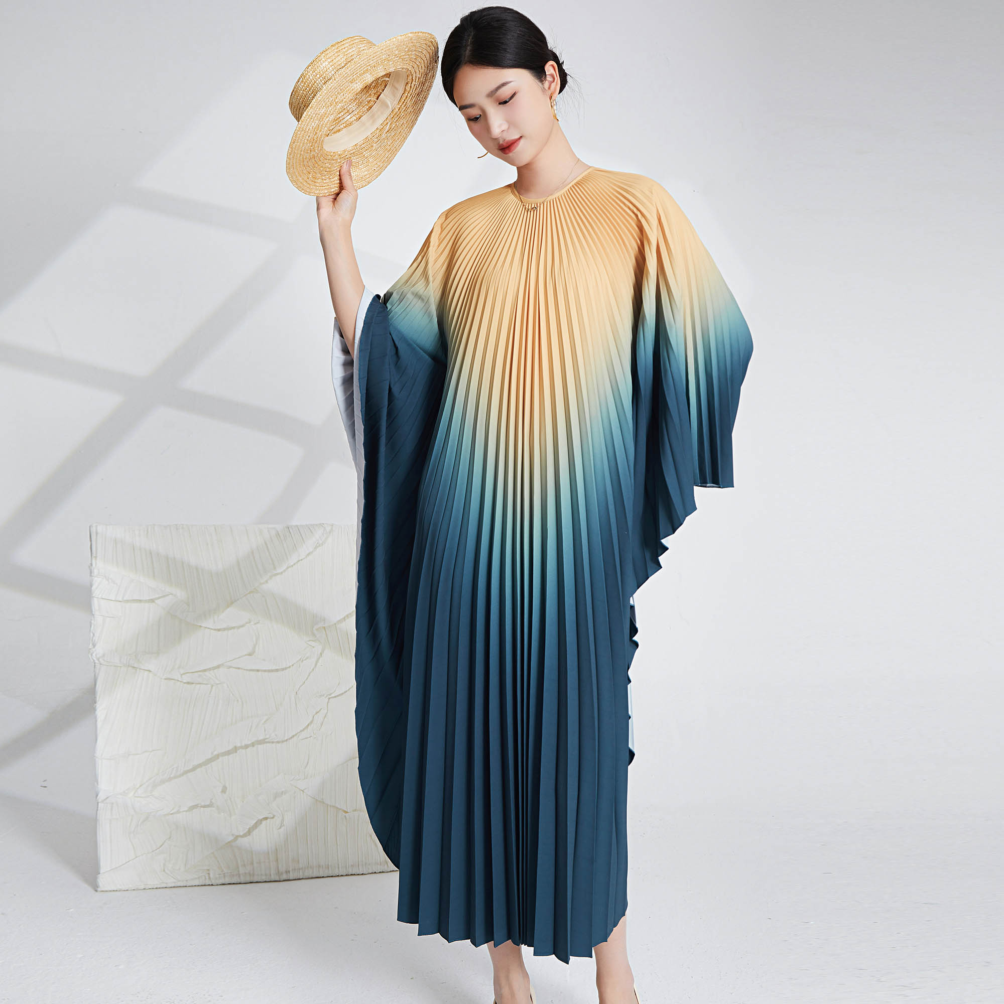 Spring/Summer Collection Women's Fashion Printed Gradient Pleated Dress – Plus Size, Loose Fit, Dolman Sleeve, Elegant <000000> Flowy | OEM/ODM Available 9