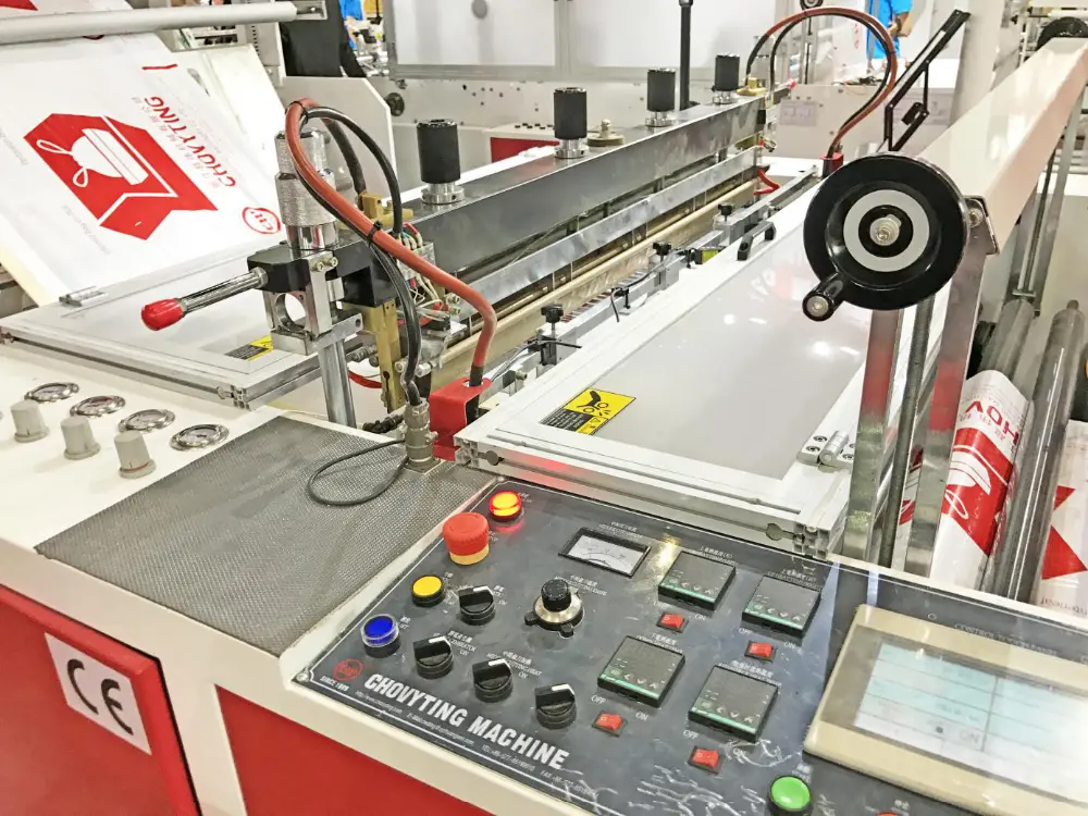 Bin Bag Making Machine Rolling Bag Making Machine Wholesale - Chovyting Machinery 5