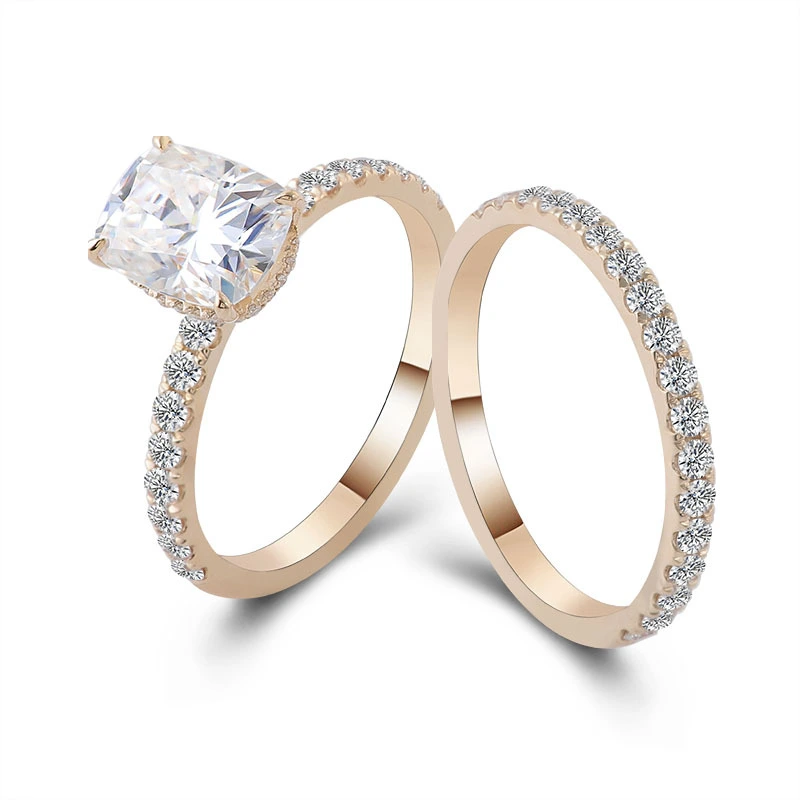 Anillo de compromiso de moissanita con corte de cojín de oro amarillo macizo de 18 k y banda de 3 ct con moissanita VVS 1