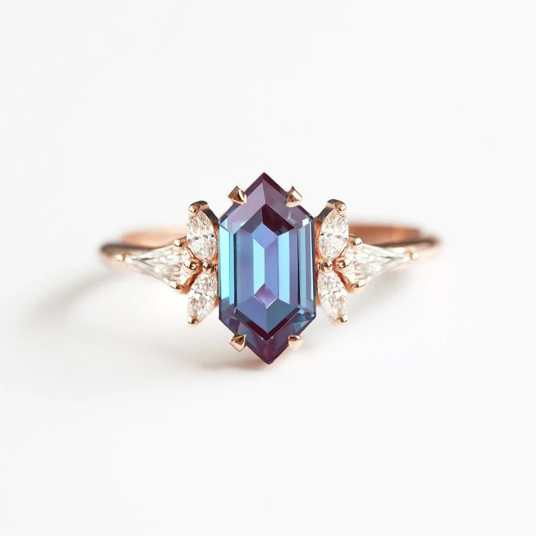 Custom 10x5mm Hexagon Cut Lab Alexandrite Stone 0.2ct Kite Moissanite Lab Gemstone Gold Ring For Women 1