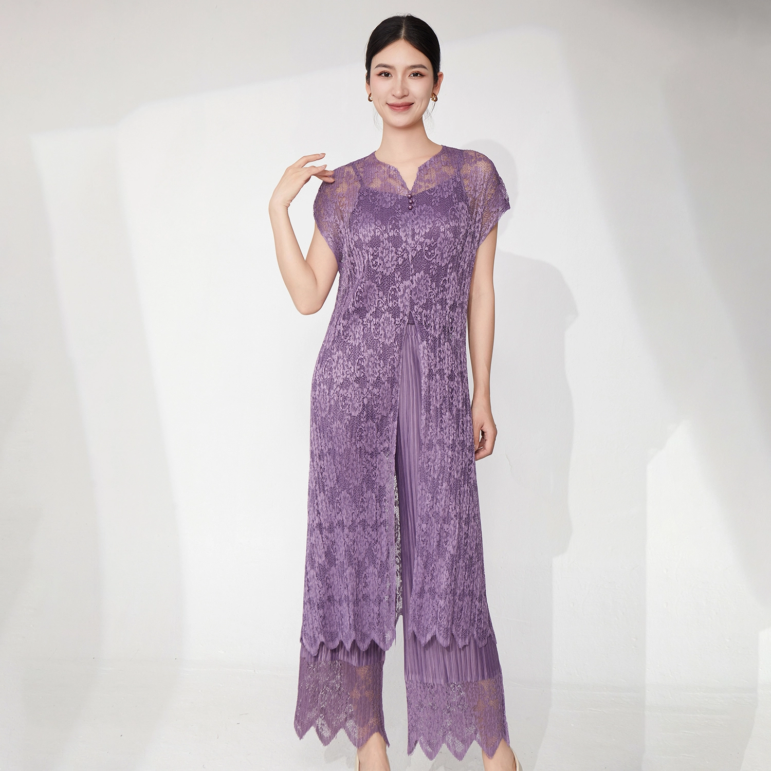 Elegant Lace Blouse and Pleated Pants Set – 2025 Summer Two-piece Women's Outfit | OEM Available 1