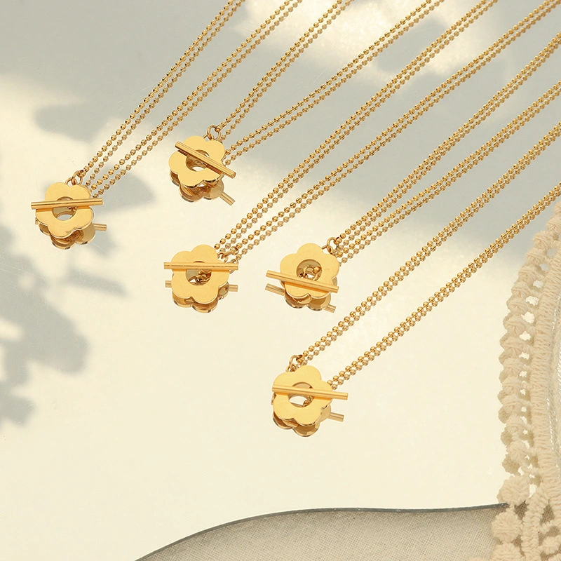 Retro Flower Pendant Ot Buckle Necklace Personalized Clavicle Chain Women's Titanium Steel 18k Gold Versatile Jewelry 1