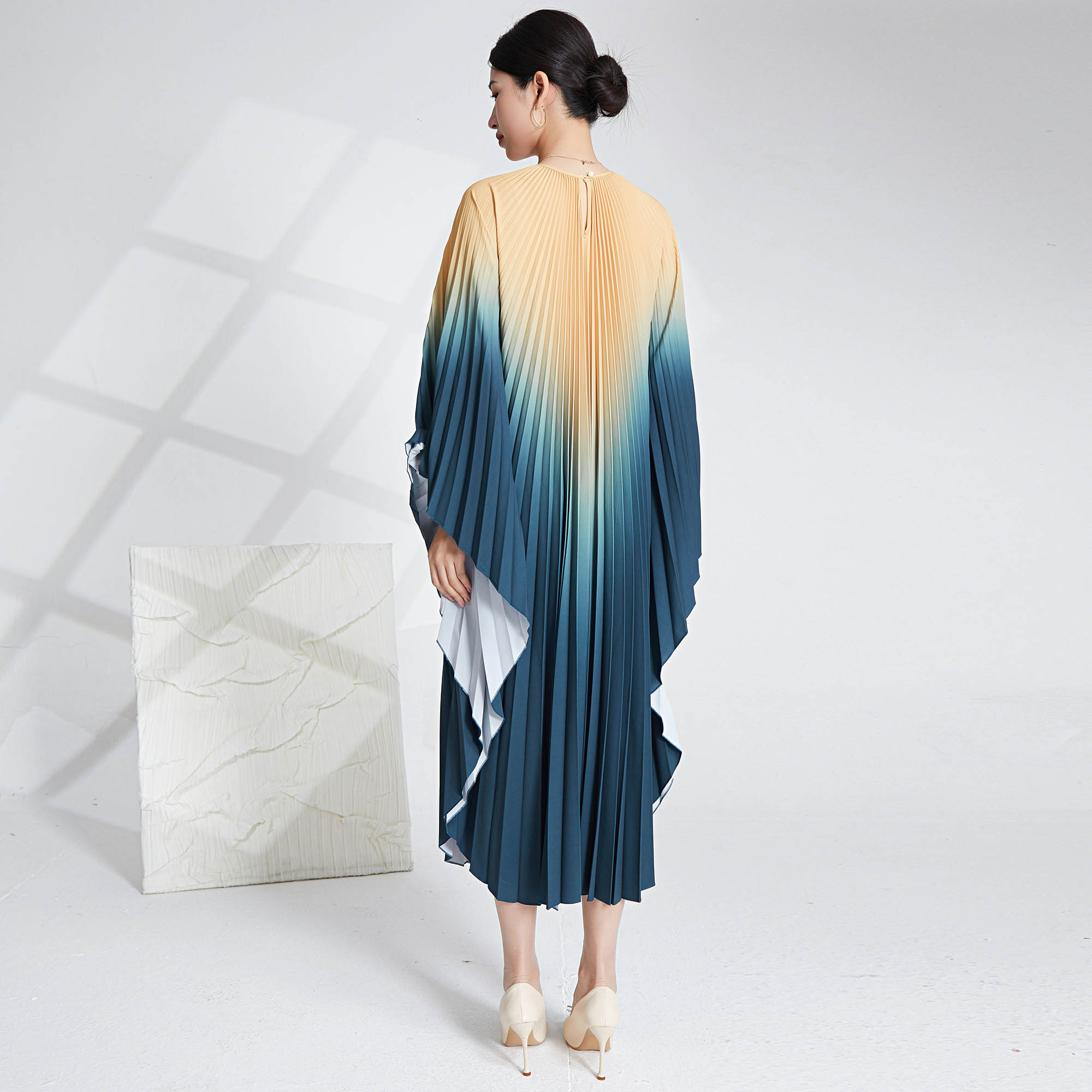 Spring/Summer Collection Women's Fashion Printed Gradient Pleated Dress – Plus Size, Loose Fit, Dolman Sleeve, Elegant <000000> Flowy | OEM/ODM Available 12