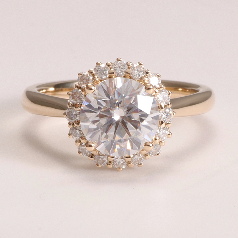 1.5 CARAT 7.5 mm de corazón redondo y flecha moissanite 14k anillo de halo de oro amarillo para compromiso 1