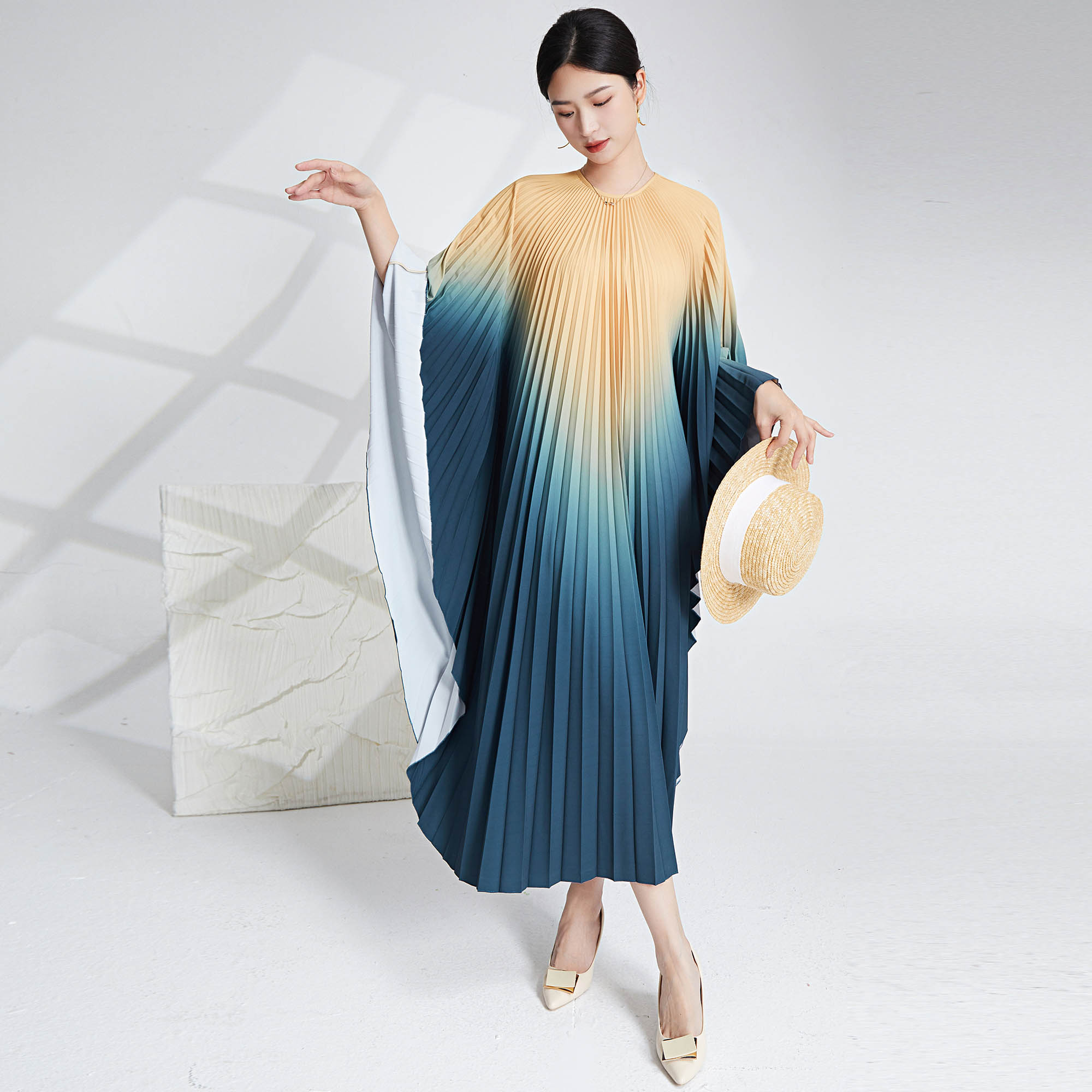 Spring/Summer Collection Women's Fashion Printed Gradient Pleated Dress – Plus Size, Loose Fit, Dolman Sleeve, Elegant <000000> Flowy | OEM/ODM Available 10