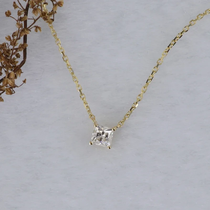 6.5x6.5 mm 1.2CT Princess Cut Moissanite Collar de 14k oro amarillo 1