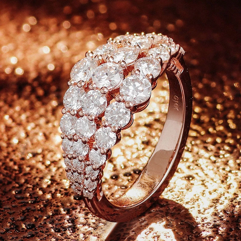 Round Moisanite Cluster Round Round Ring trois rangées Antique Band de mariage Antique 14K Rose Gold Cluster Band Promed Ring Gift pour elle 1