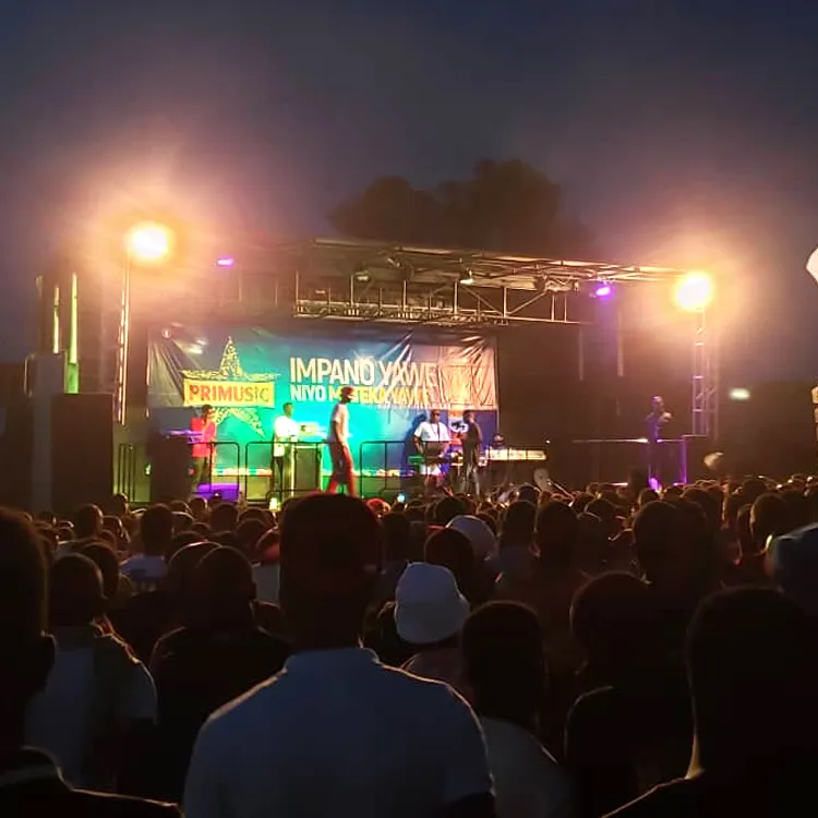 Trailer Stage Company for Theater and Performing Arts 3