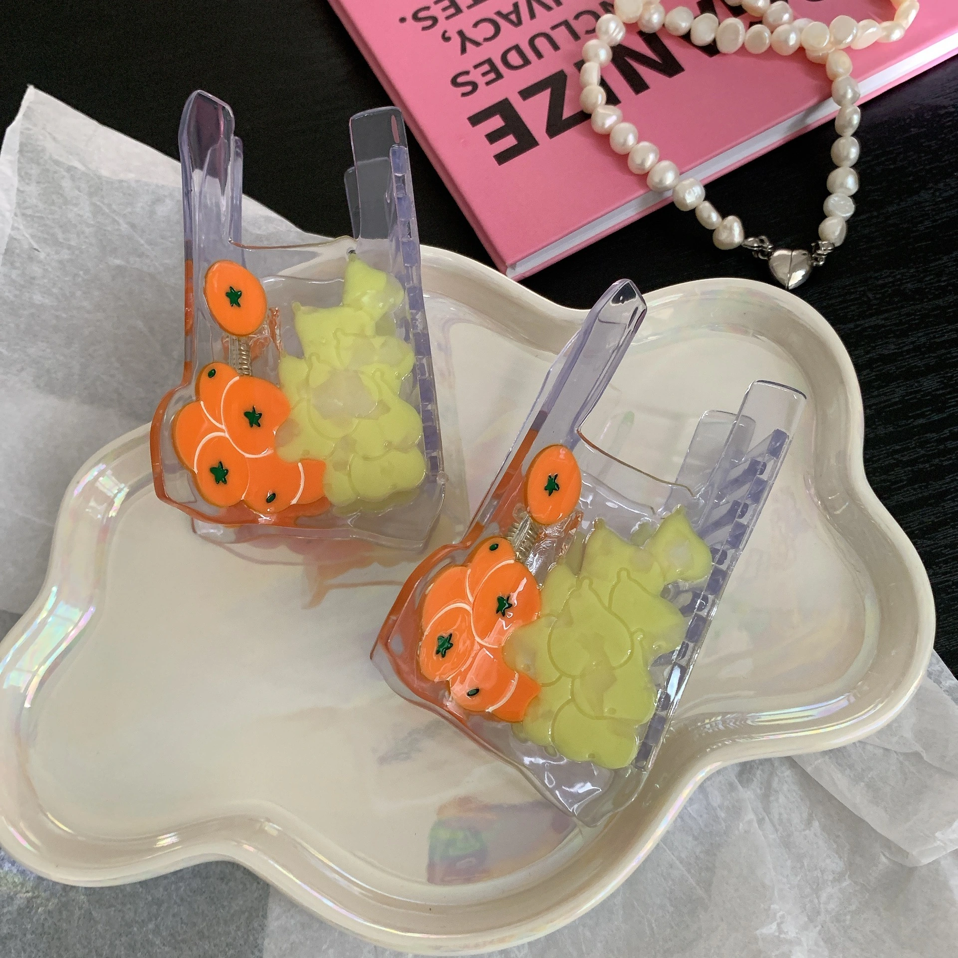 Dowell Custom Haarspange aus Acetat in Plastiktütenform im koreanischen Stil 1