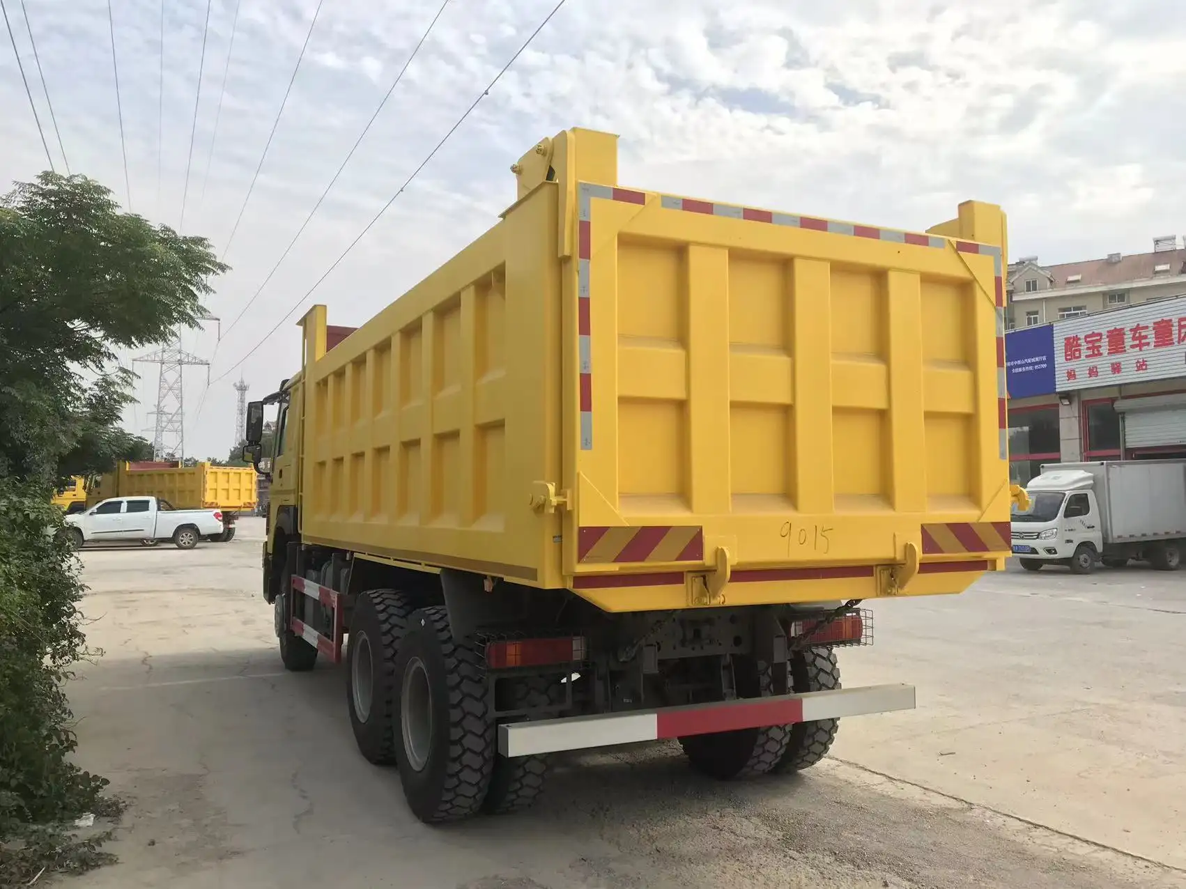 Massive Dump Truck NoneManufacturers 5