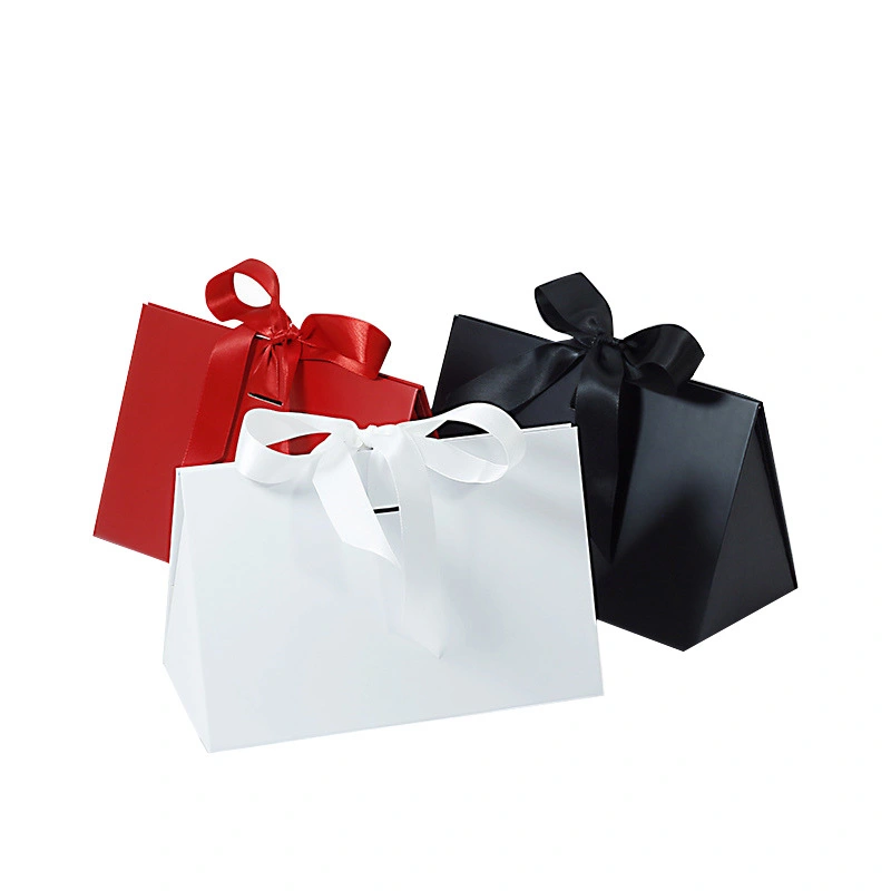 Eco-Friendly Valentine Gift Box Handmade Glossy Foldable Luxury Paper Bag 1