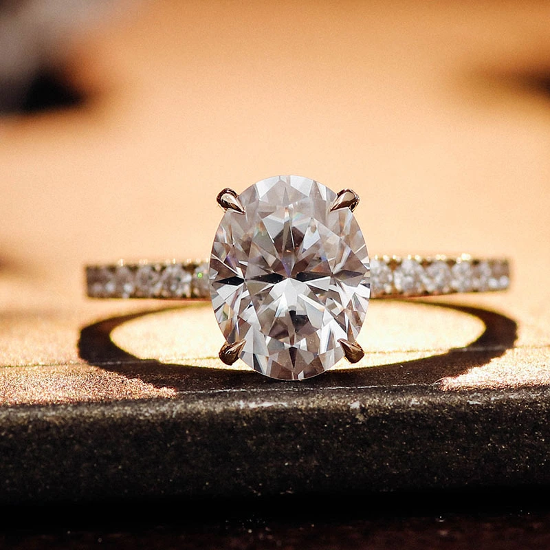 Classic And Popular Style Oval Brilliant Cut 9x7mm Moissanite Diamond And Lab Grown Diamond Engagement Ring 1