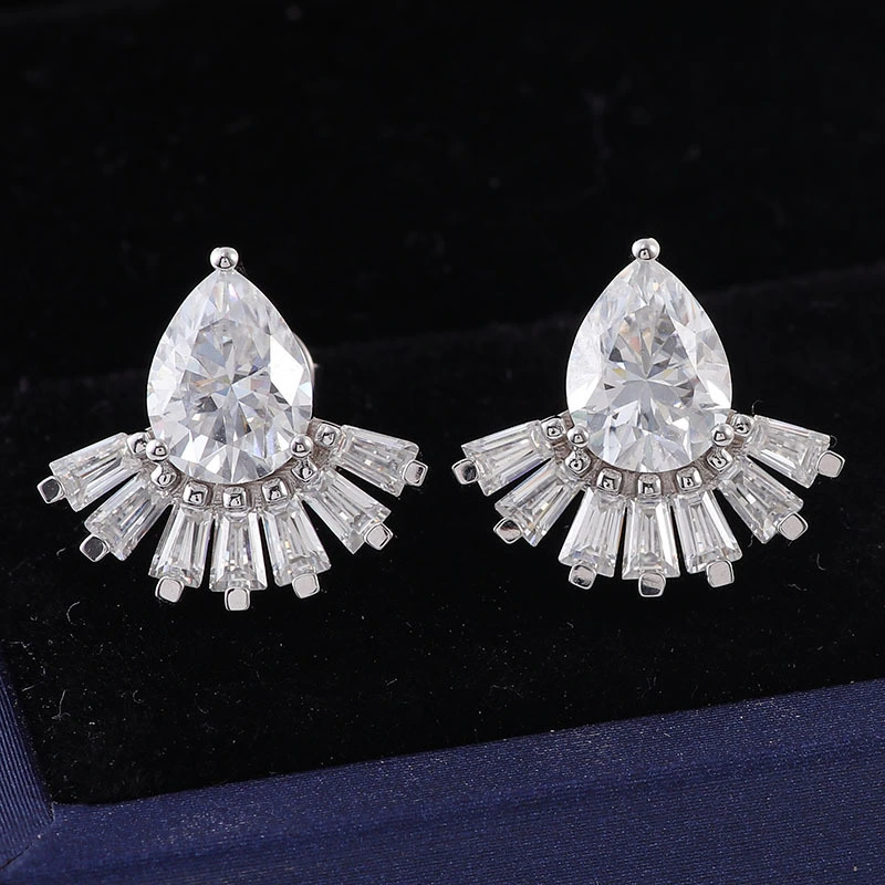 Boucles d'oreilles nuptiales Stud Pier et baguette Cut Boucles d'oreilles de mariage Moisanite 1