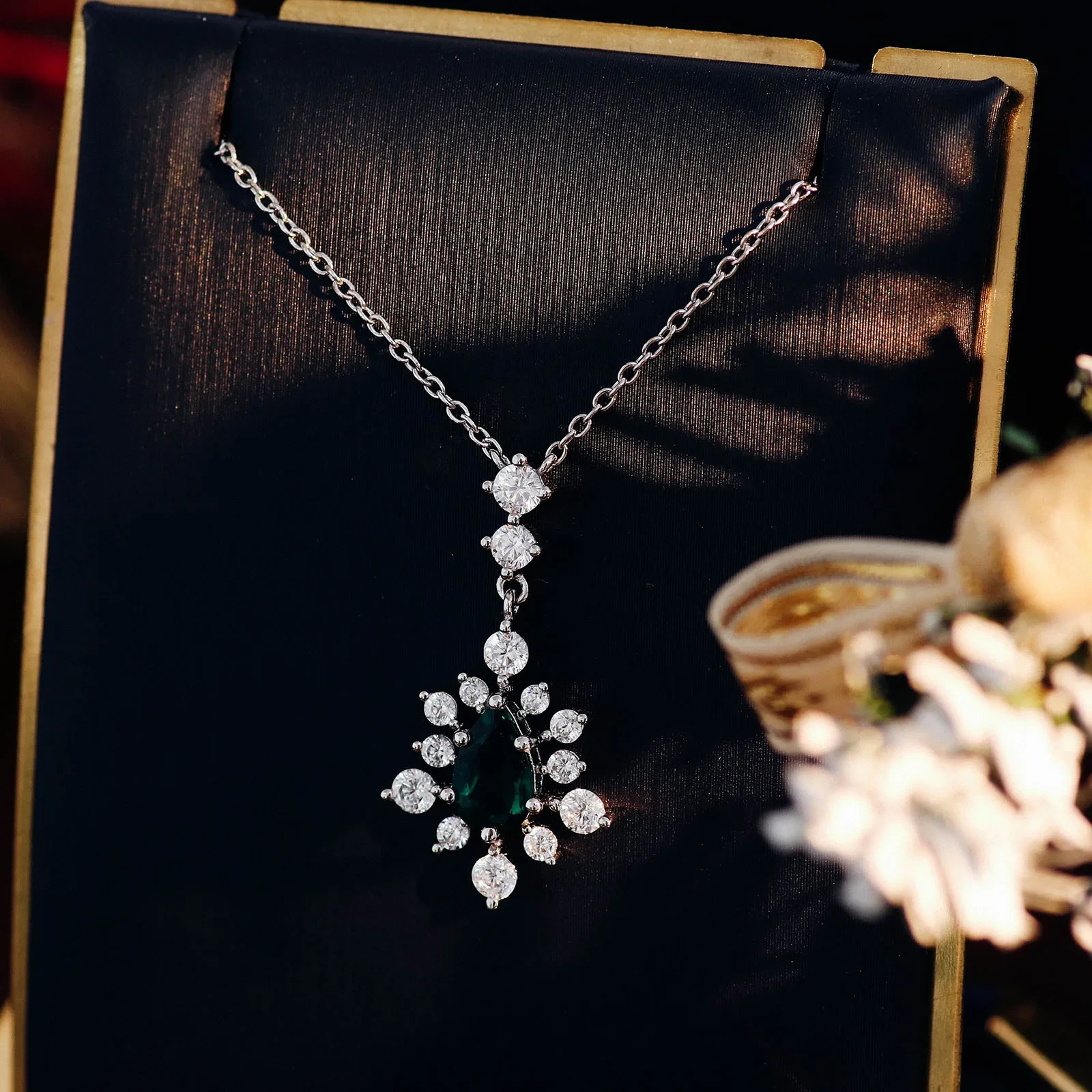 Vente chaude en gros MOQ 1 pièce Emerald Waterdrop Pendant Silver 925 Jewelry Pendant 18k Gold plaqué 1