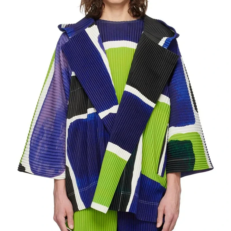 Поставщик одежды со складками Производитель Мужская куртка Miyake Индивидуальная пэчворк с цветными блоками и зубчатыми лацканами Плиссированная мужская куртка из полиэстера с принтом для мужчин 1