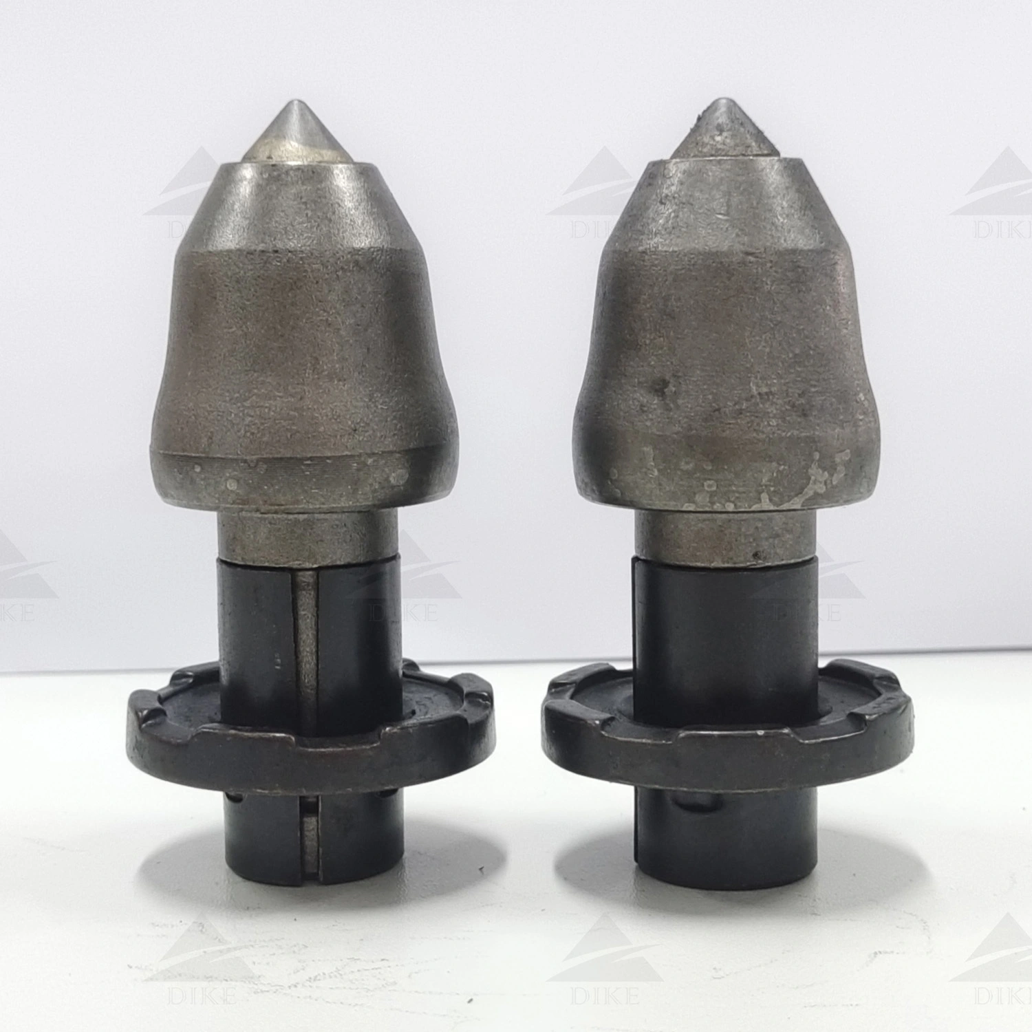 Wirtgen Road Milling Machine Mater Settlizer Cut-Off Teath Hus-13 22mm لطحن الرصيف الخرساني 1