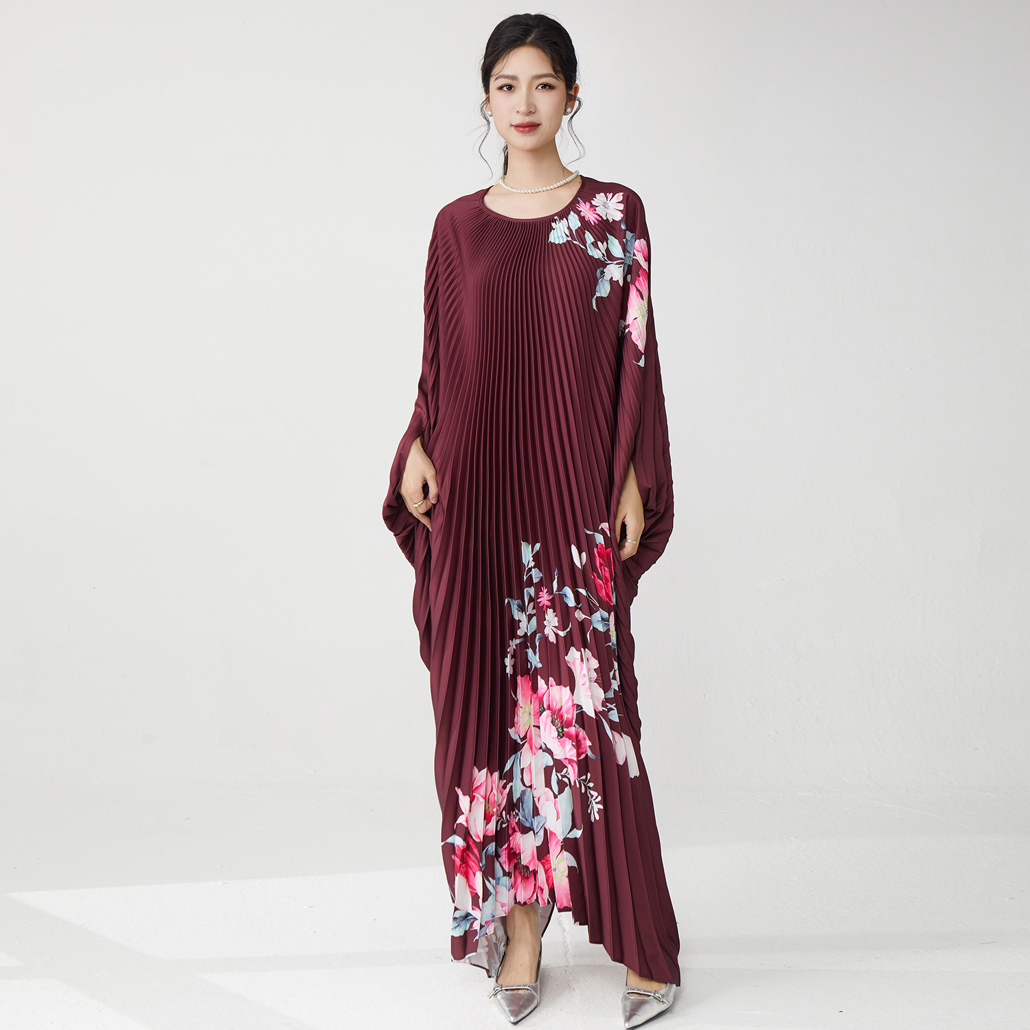 Services ODM OEM <000000> – Votre marque, votre design Dernière robe à manches chauve-souris pour femme Robe de mode grande taille Robe de soirée plissée imprimée pour femme 12