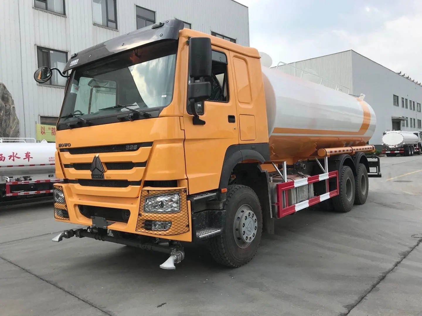 Custom Small Water Tank Truck Company 2