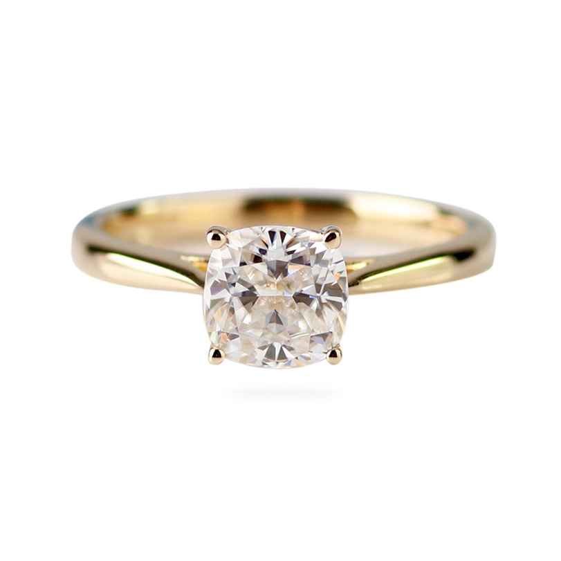 Elegante eternidad anillo de compromiso de oro amarillo de 10k con 1 quilates de colchón solitario moissanite diamante 1