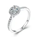 Anillo de moissanita en oro blanco: los mejores diseños de anillos de compromiso para mujeres y parejas. 1