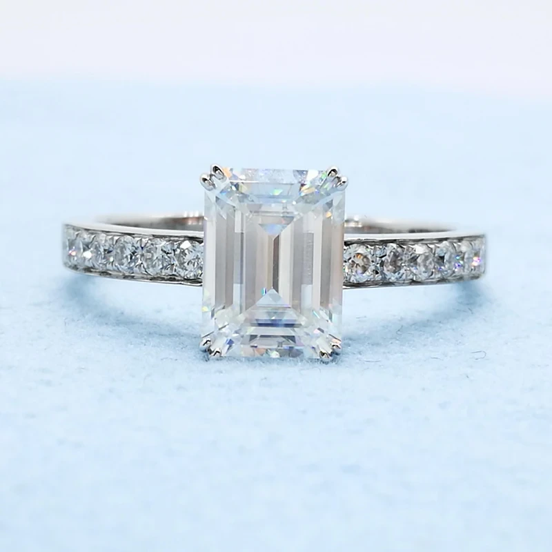 Nouveau produit 8x10mm 3carat def couleur blanc émeraude coupé Moissanite Bonne de mariage avec moitié de mêlée Moisanite pavée sur un groupe 1