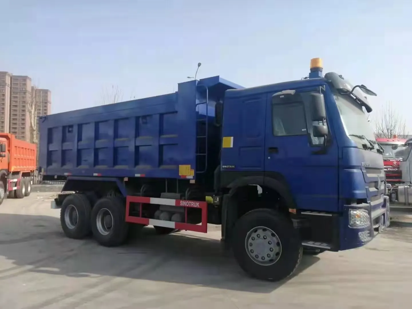 Huge Dump Truck New SINOTRUCKCompany 3