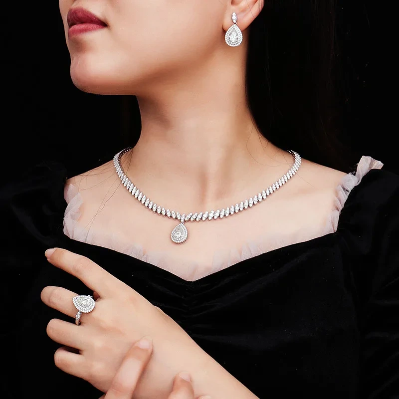 Regalos de boda nupcial de dubai africano para mujeres 3carat Pear cortado Diamante Collar de oro blanco Pendientes Anillo de novia 1