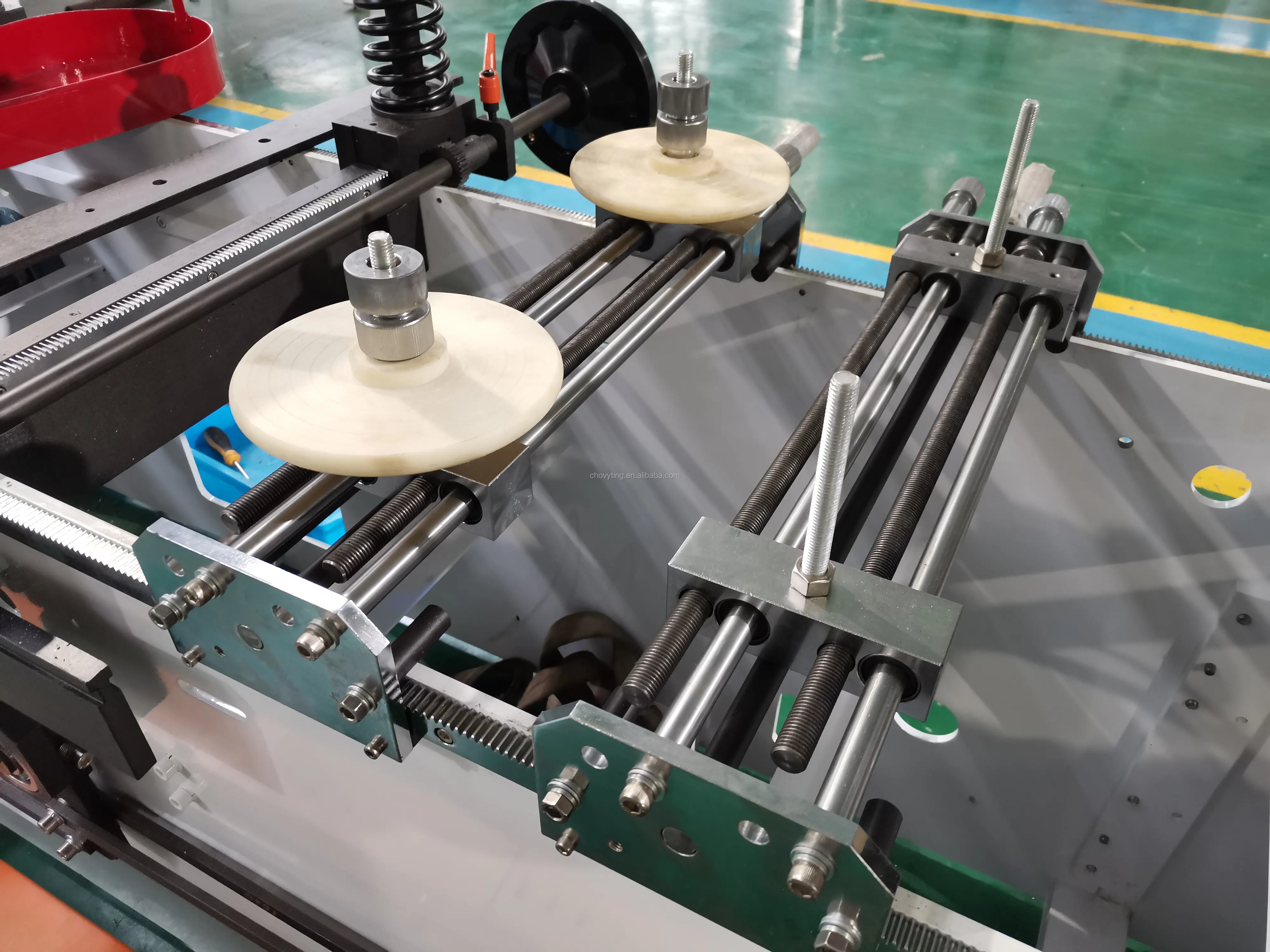 Zipper Pouch Making Machine by Chovyting Machinery 5