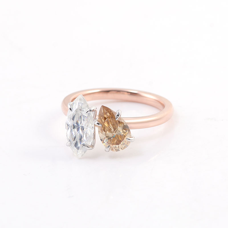 Trendiger Verlobungsring aus 14 Karat Gelbgold mit 2 Karat Marquise-<000000>Birnenschliff und Champagner-Moissanit 12