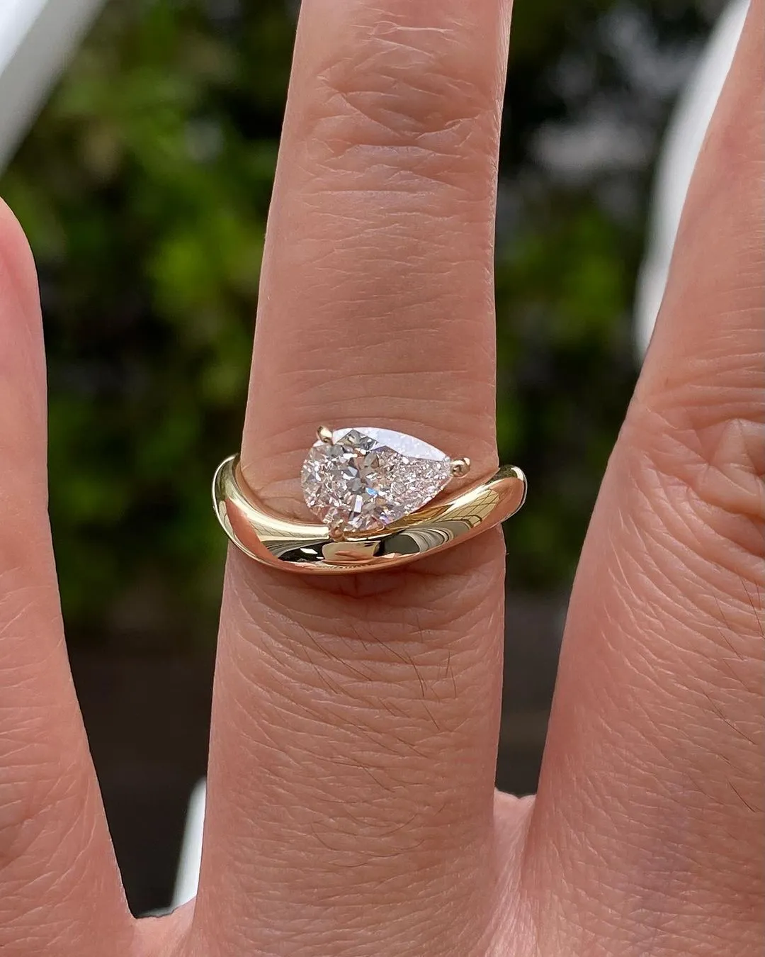Anneau de diamant incurvé Curbe Pierre Cut Lab Grown Diamond 1CT 1.5CT 2CT RING DE DEGAGNE DE DIAMAND IGI 1