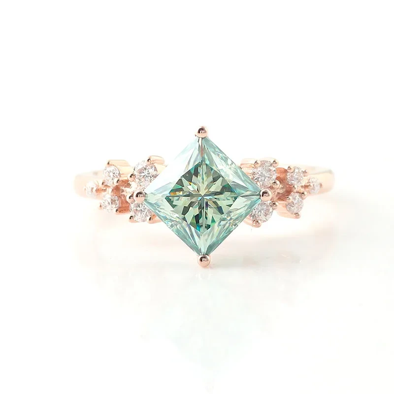 Princesa Cut Green Moissanite Anillo de compromiso de 14k anillo de boda de oro Cluster único anillo nupcial de princesas joyas de aniversario 1