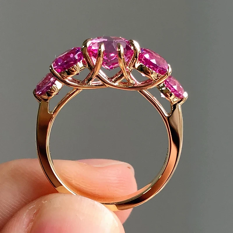 5 Stones Moissanite D Grad Verlobungsring 2.6CTW Pink Lab Sapphire 10K YG Frauen heiraten Goldring 1