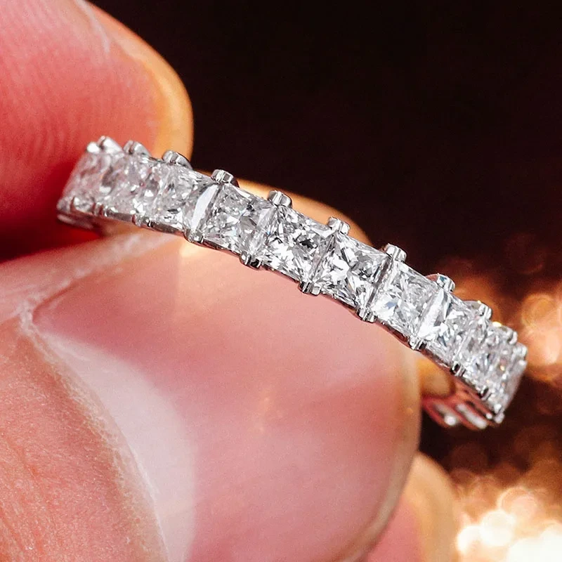 Anillo de compromiso para mujer con moissanita de 1,3 ct y corte princesa de piedra blanca. 1
