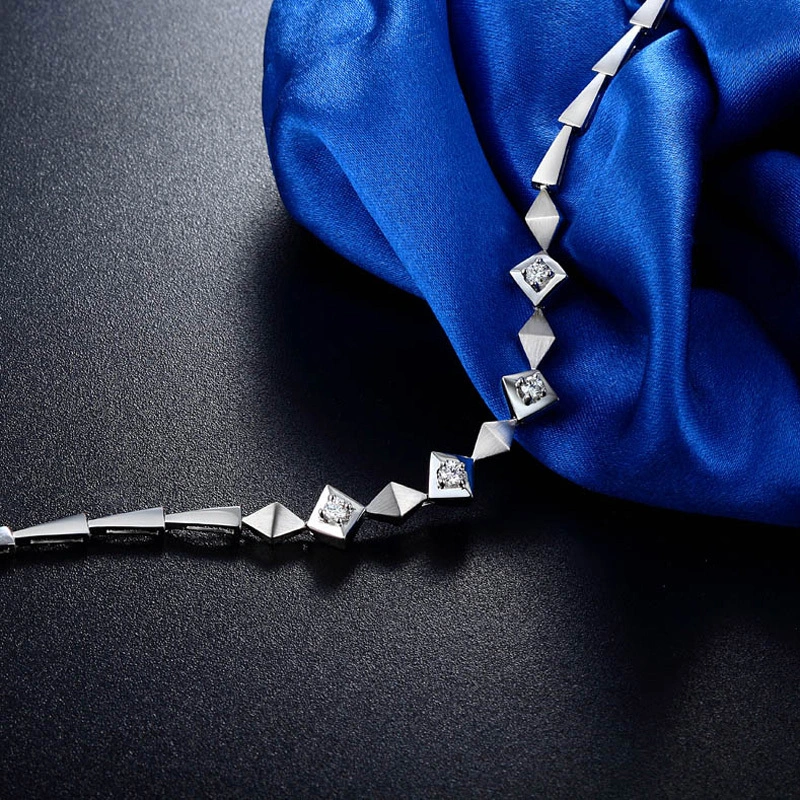 Mode ausgezeichnetes Design echtes 18k goldener Handkette Dünnes Armband für Mädchen 1